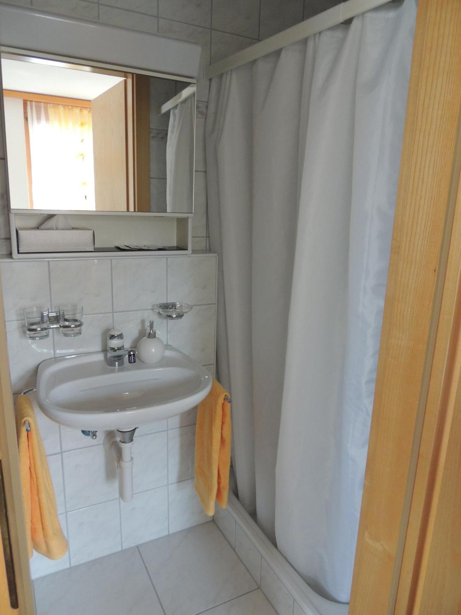 Hotel Bz Sunnahof Obersaxen Habitación foto